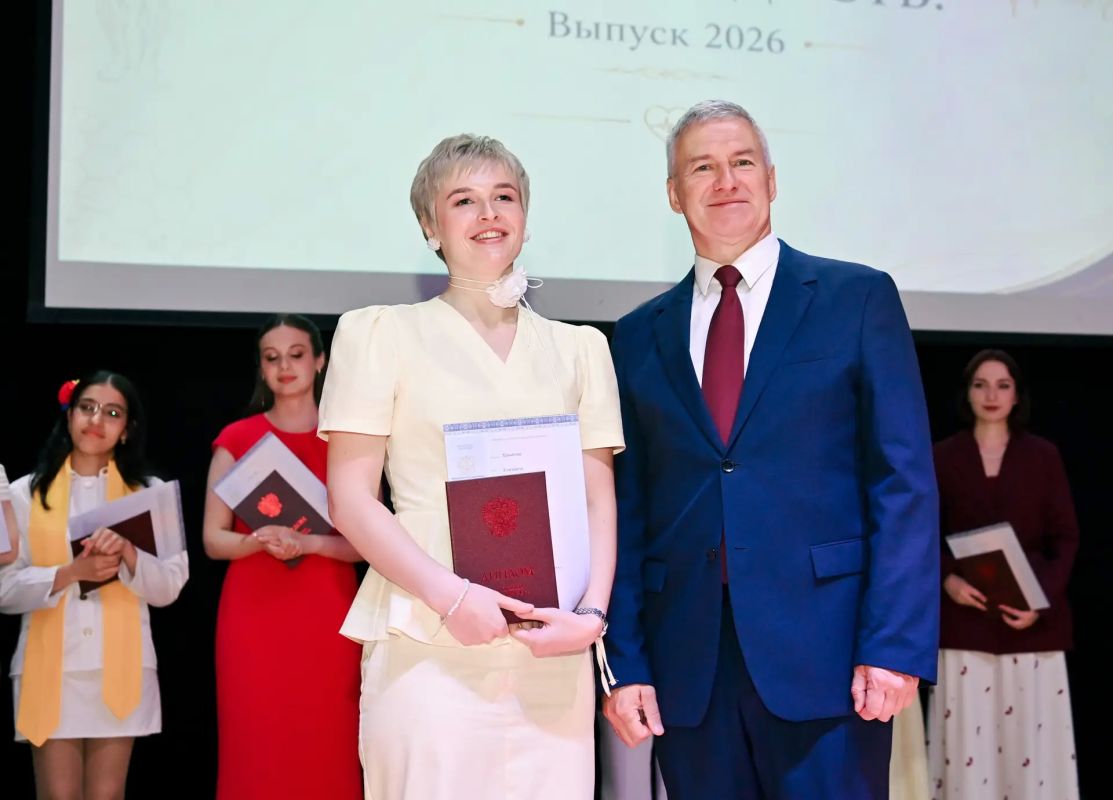 Артур Парфенчиков: Терапевты, педиатры, рентгенологи, травматологи – сегодня дипломы о высшем профессиональном образовании получили выпускники медицинского института ПетрГУ Артур Парфенчиков: Терапевты, педиатры, рентгенологи, травматологи – сегодня дипломы о высшем профессиональном образовании получили выпускники медицинского института ПетрГУ