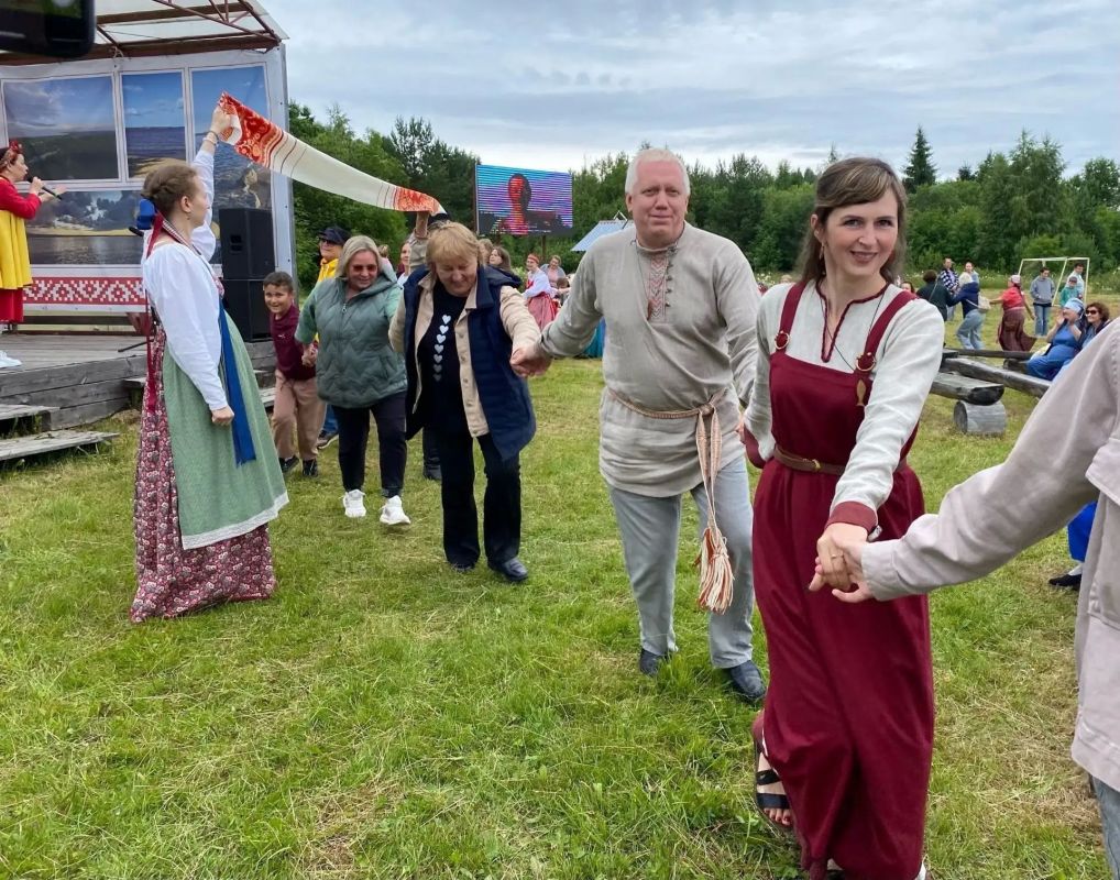 «Наши вепсские села живут» - Ольга Шмаеник приняла участие в фестивале «Kalarand» «Наши вепсские села живут» - Ольга Шмаеник приняла участие в фестивале «Kalarand»