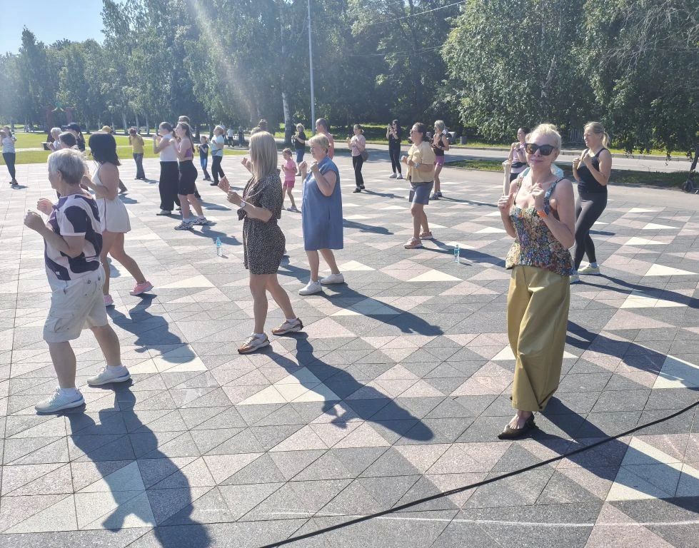 Колыхматова: Утро с чемпионом мира!. Лучшее средство запастись энергией на неделю - «Онежская зарядка» на набережной у скульптуры «Рыбаки» Колыхматова: Утро с чемпионом мира!. Лучшее средство запастись энергией на неделю - «Онежская зарядка» на набережной у скульптуры «Рыбаки»