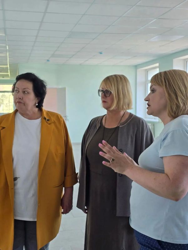 Анна Лопаткина проверила ход капремонта петрозаводской школы 29 Анна Лопаткина проверила ход капремонта петрозаводской школы 29