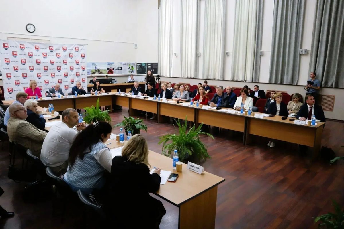 Марина Гуменникова предложила усилить экологический контроль за состоянием водоемов Марина Гуменникова предложила усилить экологический контроль за состоянием водоемов