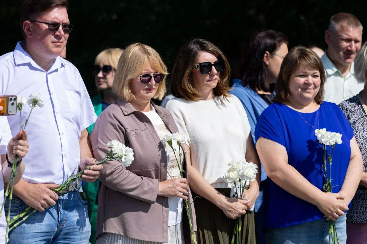 В Петрозаводске прошла акция памяти детей – жертв войны в Донбассе В Петрозаводске прошла акция памяти детей – жертв войны в Донбассе