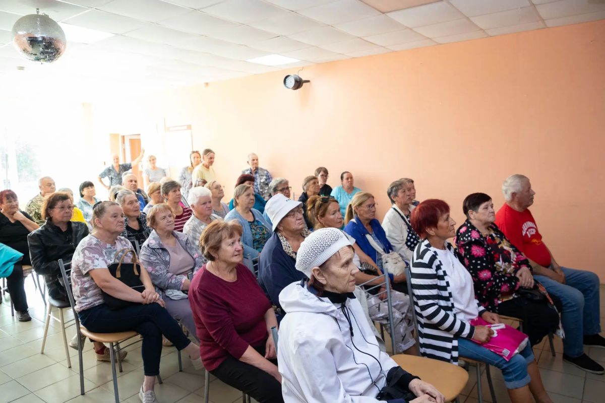 Ольга Шмаеник обсудила с жителями Ладва-Ветки развитие поселка Ольга Шмаеник обсудила с жителями Ладва-Ветки развитие поселка
