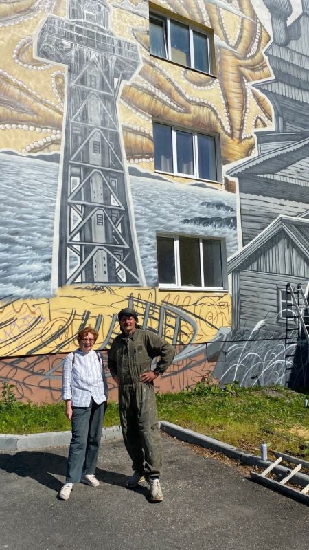 Золотошвейная вышивка теперь сверкает в пять этажей жилого дома в Беломорске Золотошвейная вышивка теперь сверкает в пять этажей жилого дома в Беломорске
