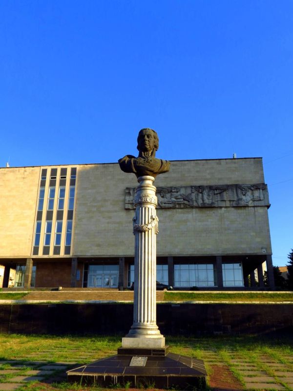 Мой Гаскойн. . 1 августа 1806 года в Колпино, под Санкт-Петербургом, умер выдающийся шотландский оружейник Карл Гаскойн Мой Гаскойн. . 1 августа 1806 года в Колпино, под Санкт-Петербургом, умер выдающийся шотландский оружейник Карл Гаскойн