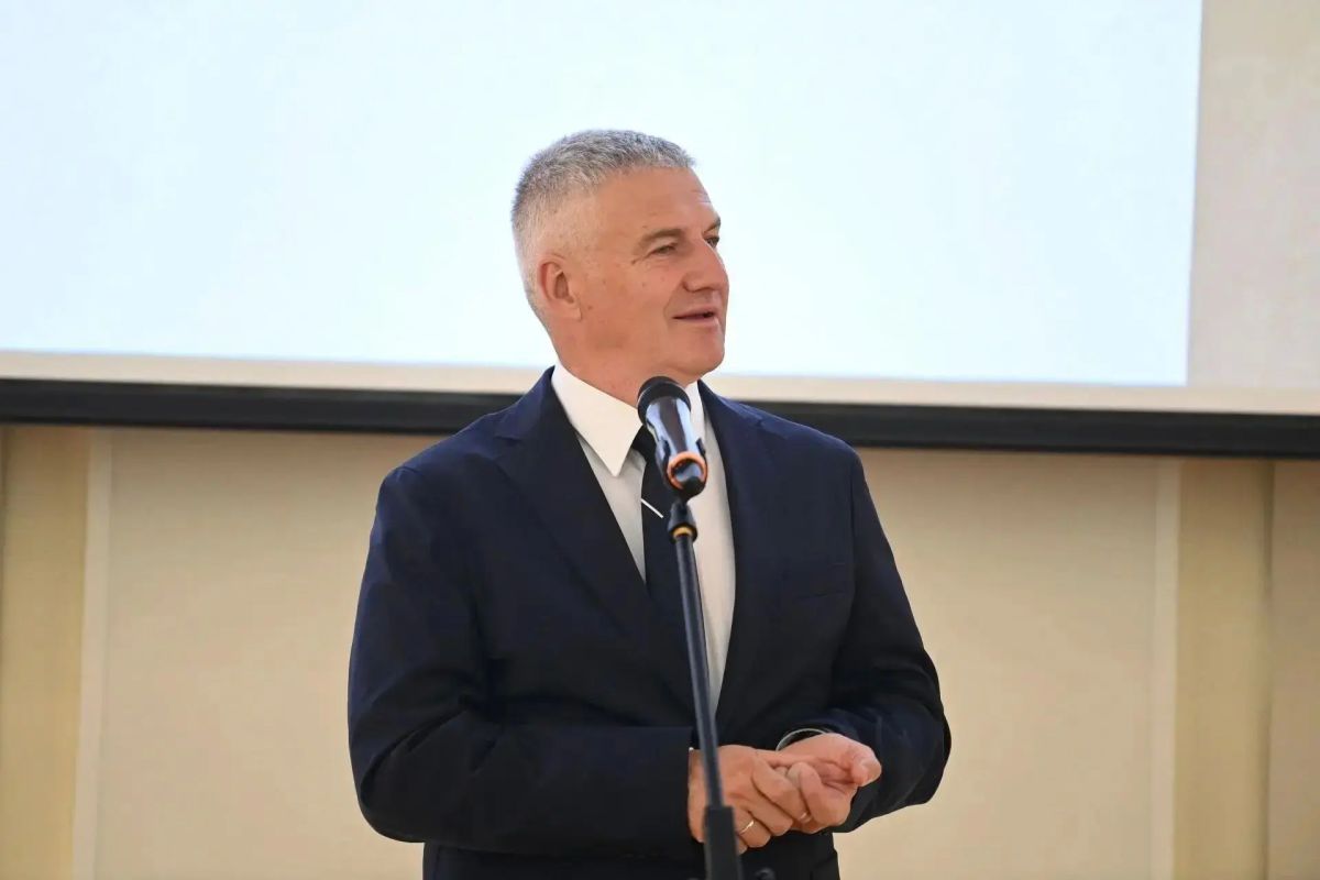 Глава Карелии вручил орден «Сампо» семье Бориса Одлиса Глава Карелии вручил орден «Сампо» семье Бориса Одлиса