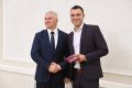 Парфенчиков вручил госнаграды работникам строительного комплекса Карелии