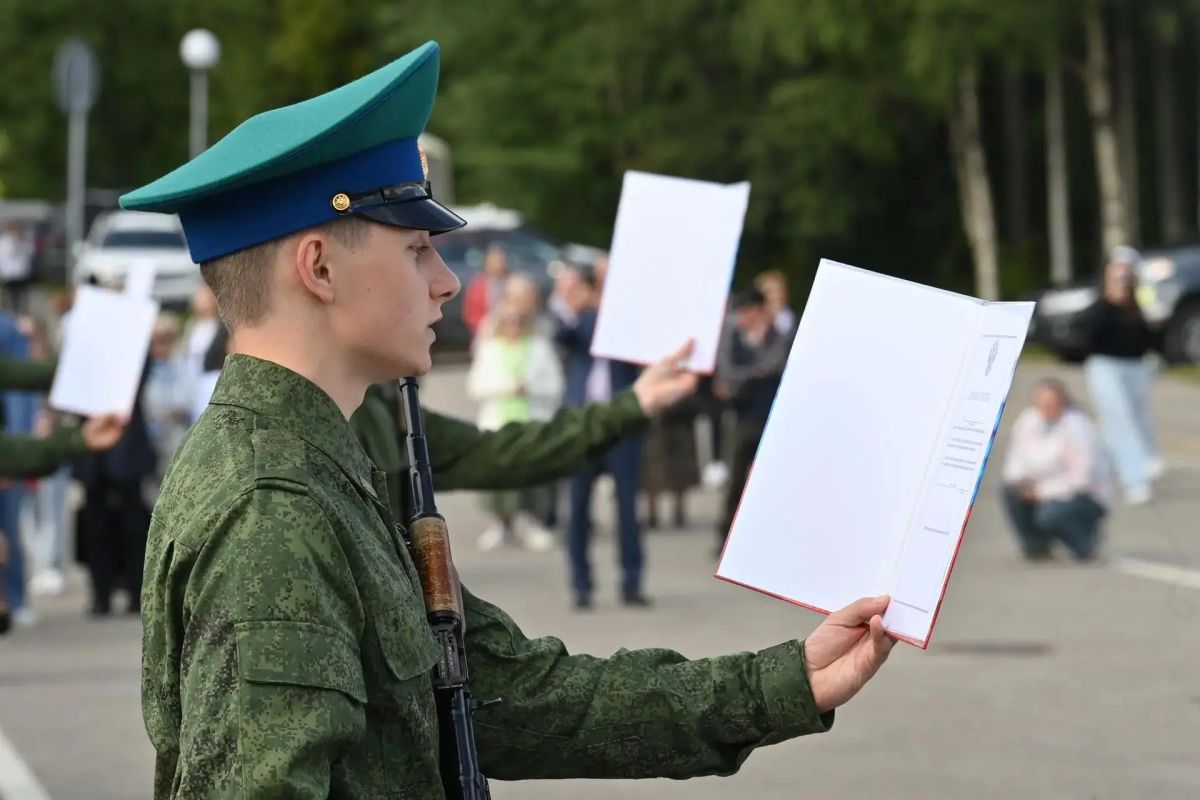 Артур Парфенчиков: Сегодня напутствовал новобранцев в пограничном подразделении Костомукши Артур Парфенчиков: Сегодня напутствовал новобранцев в пограничном подразделении Костомукши