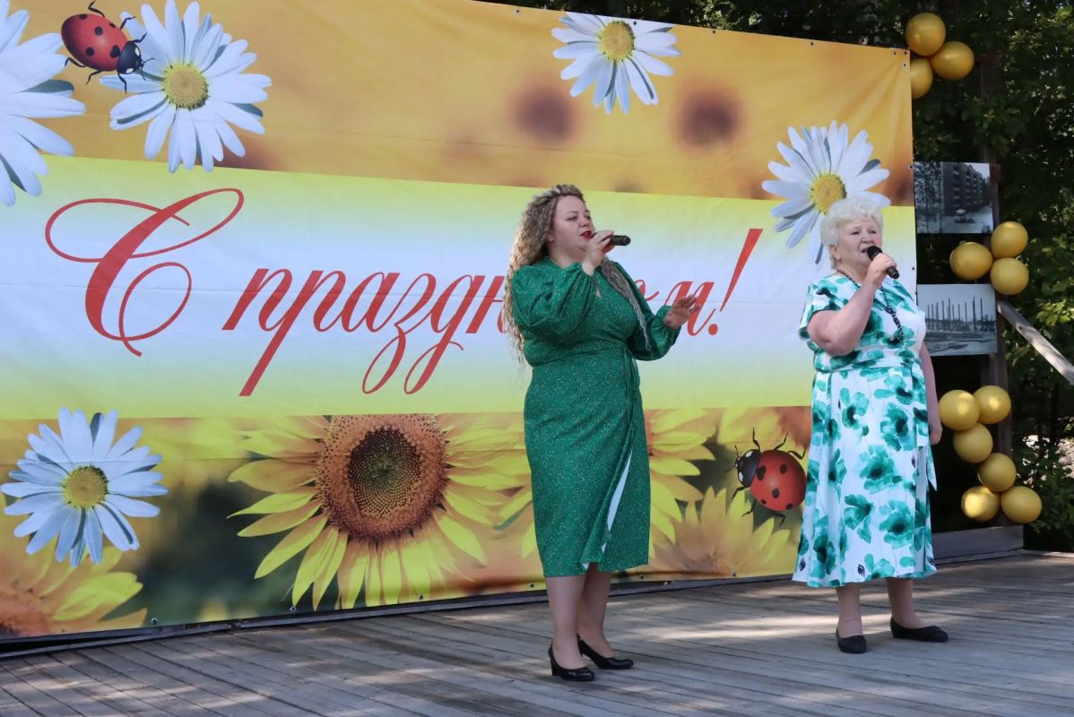 В Доме культуры поселка Кварцитный отремонтировали кровлю по программе «Конкретных дел» В Доме культуры поселка Кварцитный отремонтировали кровлю по программе «Конкретных дел»