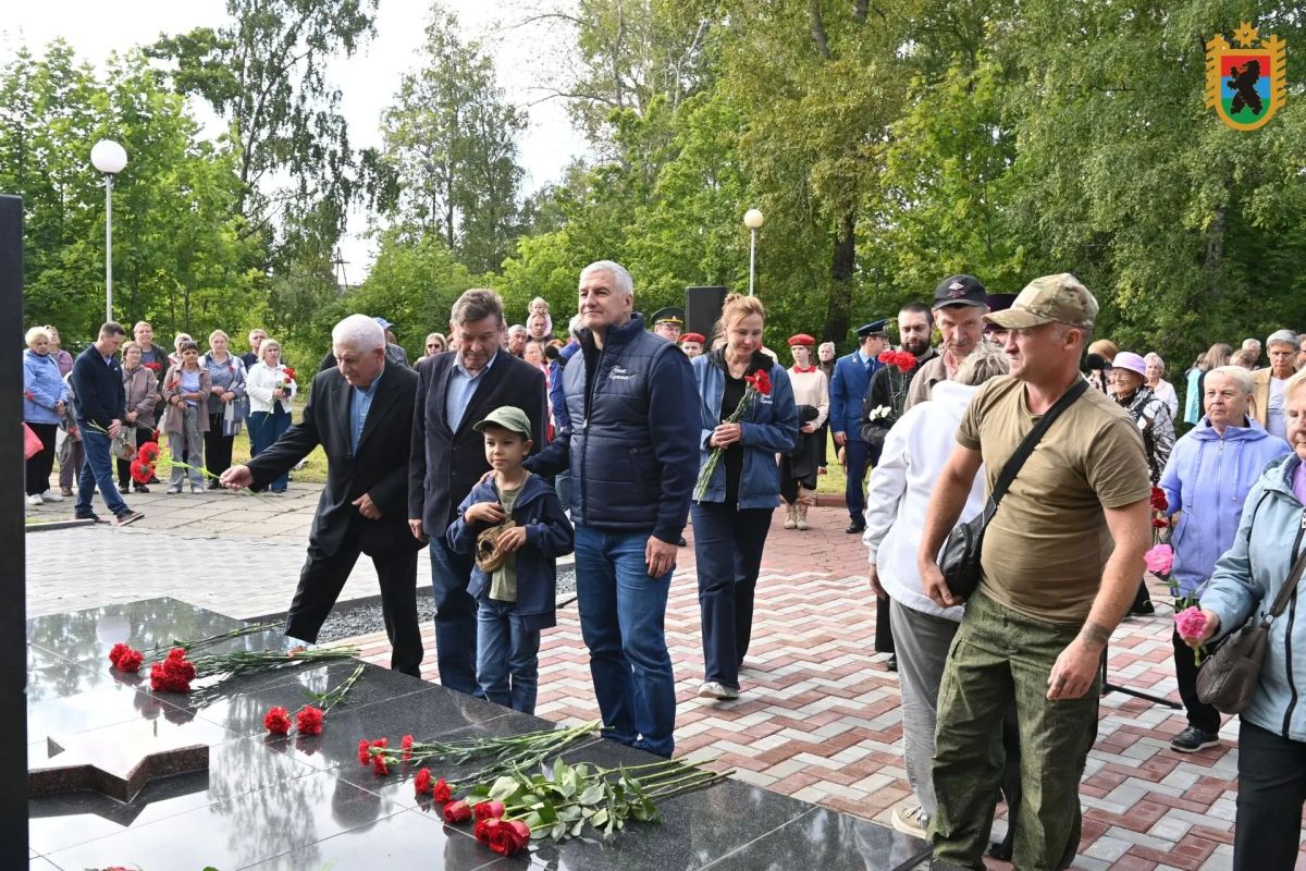 Сегодня в Беломорске открыли памятник героям СВО Сегодня в Беломорске открыли памятник героям СВО
