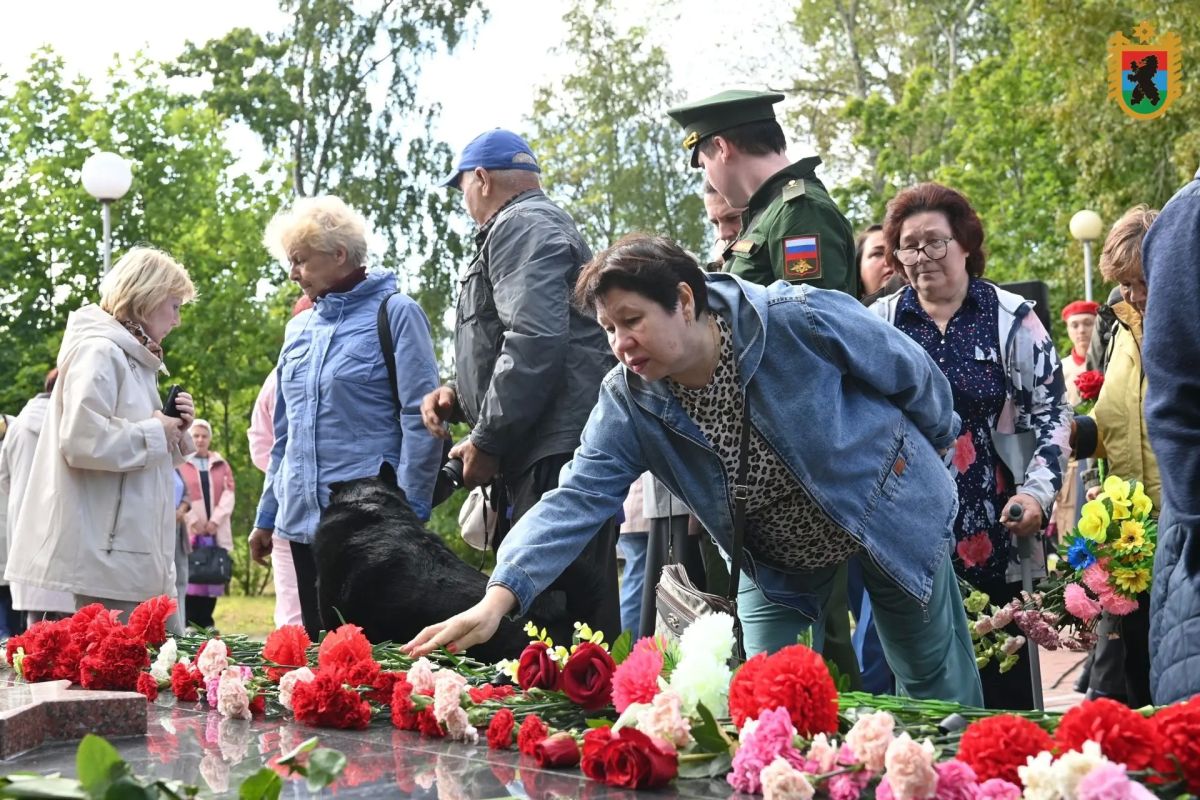 Сегодня в Беломорске открыли памятник героям СВО Сегодня в Беломорске открыли памятник героям СВО