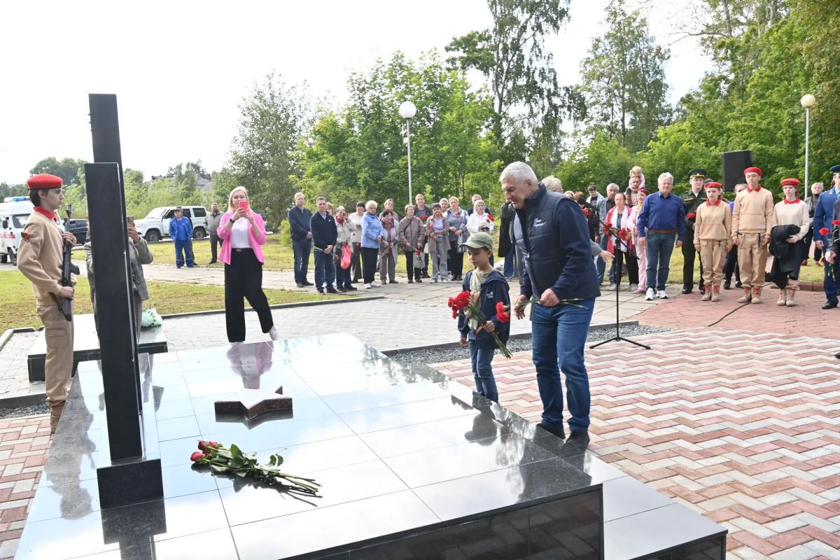 Артур Парфенчиков: Сегодня в Беломорске мы открыли памятник героям СВО Артур Парфенчиков: Сегодня в Беломорске мы открыли памятник героям СВО