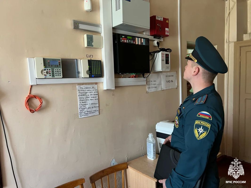 В Карелии прошли всероссийские учения по обеспечению безопасности в образовательных учреждениях В Карелии прошли всероссийские учения по обеспечению безопасности в образовательных учреждениях