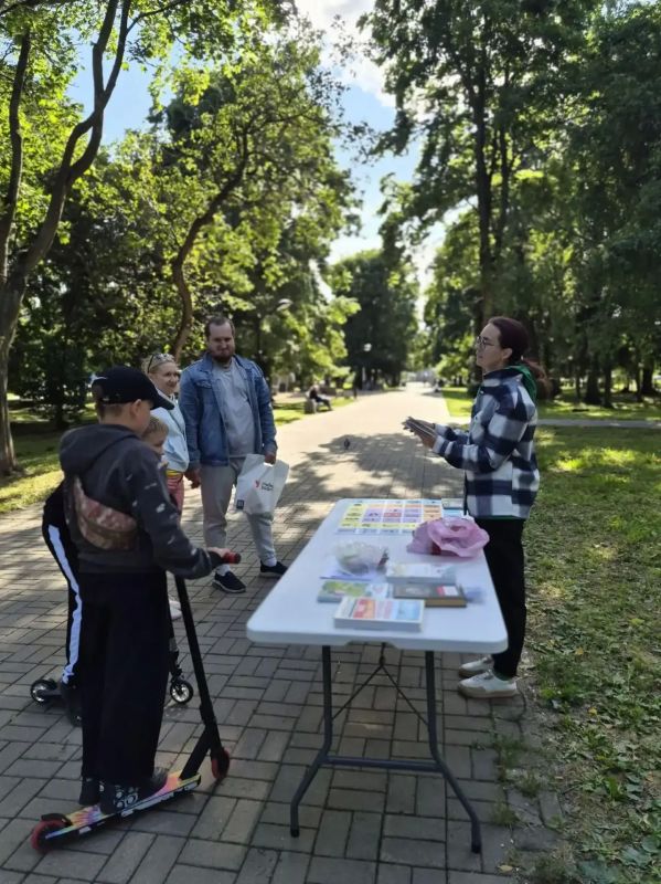 Колыхматова: В Петрозаводске проходит интересный проект «Летний читальный зал», организованный Центральной городской библиотекой им. Д. Я. Гусарова Колыхматова: В Петрозаводске проходит интересный проект «Летний читальный зал», организованный Центральной городской библиотекой им. Д. Я. Гусарова