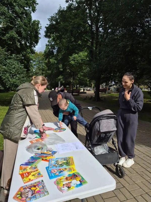 Колыхматова: В Петрозаводске проходит интересный проект «Летний читальный зал», организованный Центральной городской библиотекой им. Д. Я. Гусарова Колыхматова: В Петрозаводске проходит интересный проект «Летний читальный зал», организованный Центральной городской библиотекой им. Д. Я. Гусарова