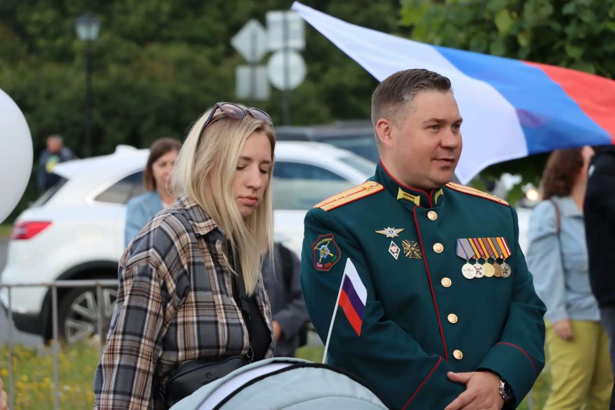 Кадры с сегодняшнего празднования Дня Российского флага в Петрозаводске Кадры с сегодняшнего празднования Дня Российского флага в Петрозаводске
