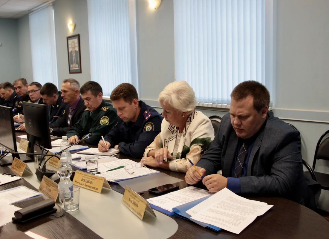 Под председательством прокурора республики Дмитрия Харченкова состоялось координационное совещание руководителей правоохранительных органов региона, посвященное вопросам противодействия преступлениям, совершаемым с... Под председательством прокурора республики Дмитрия Харченкова состоялось координационное совещание руководителей правоохранительных органов региона, посвященное вопросам противодействия преступлениям, совершаемым с...