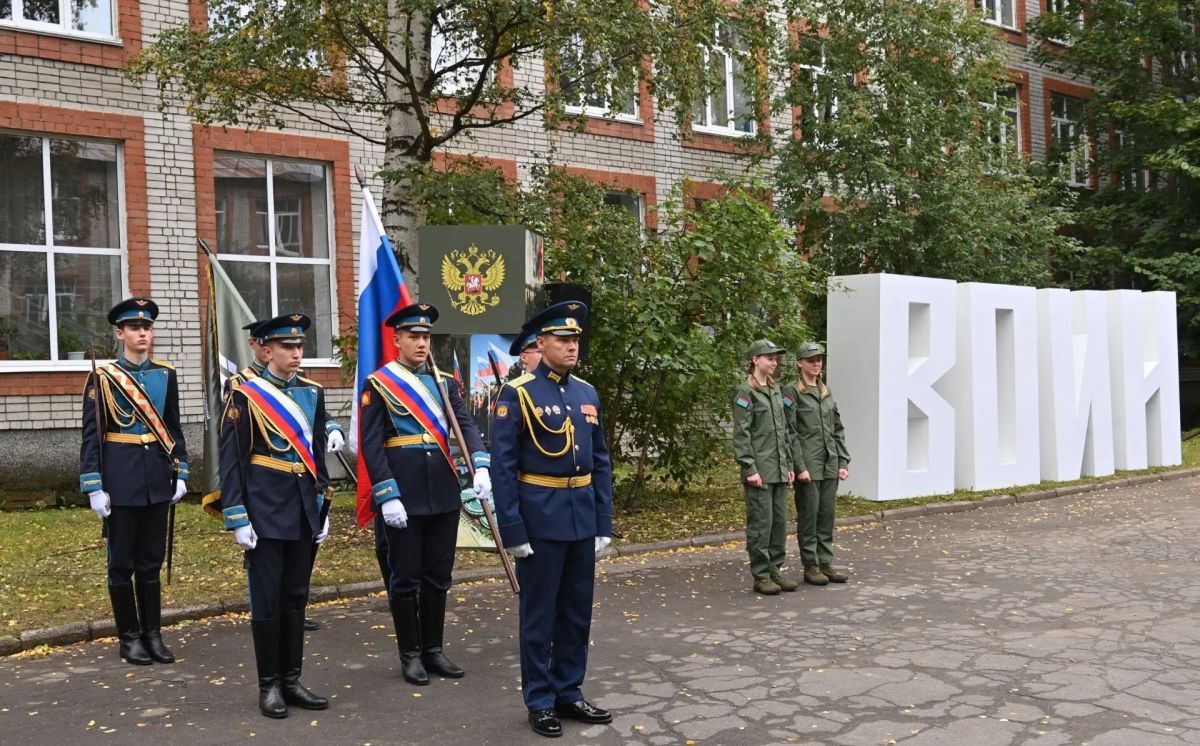 Владимир Путин открыл центр «Воин» в Карелии Владимир Путин открыл центр «Воин» в Карелии