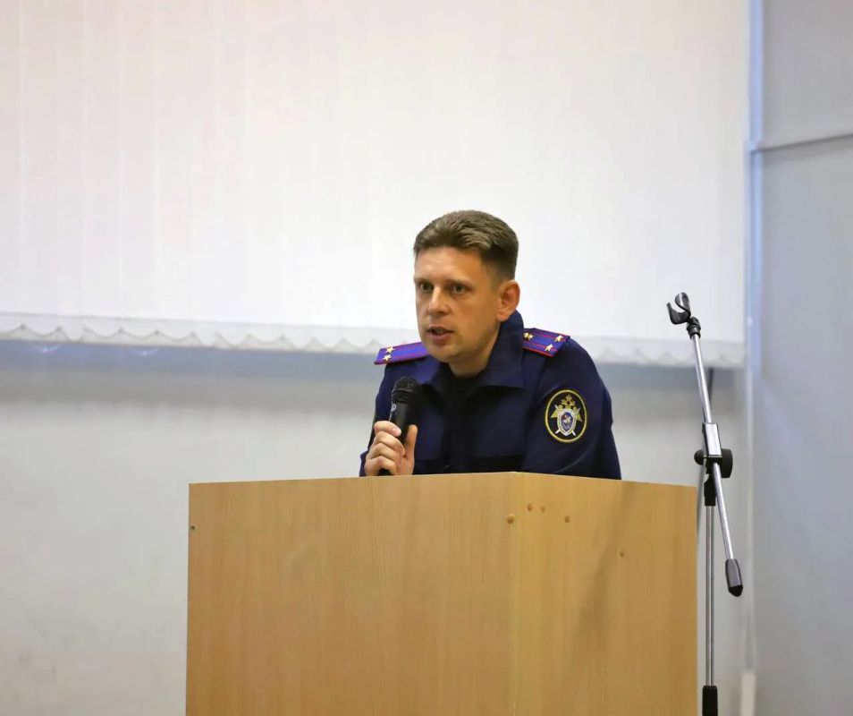 В День солидарности в борьбе с терроризмом сотрудник СУ СК России по Республике Карелия выступил с лекцией перед студентами В День солидарности в борьбе с терроризмом сотрудник СУ СК России по Республике Карелия выступил с лекцией перед студентами