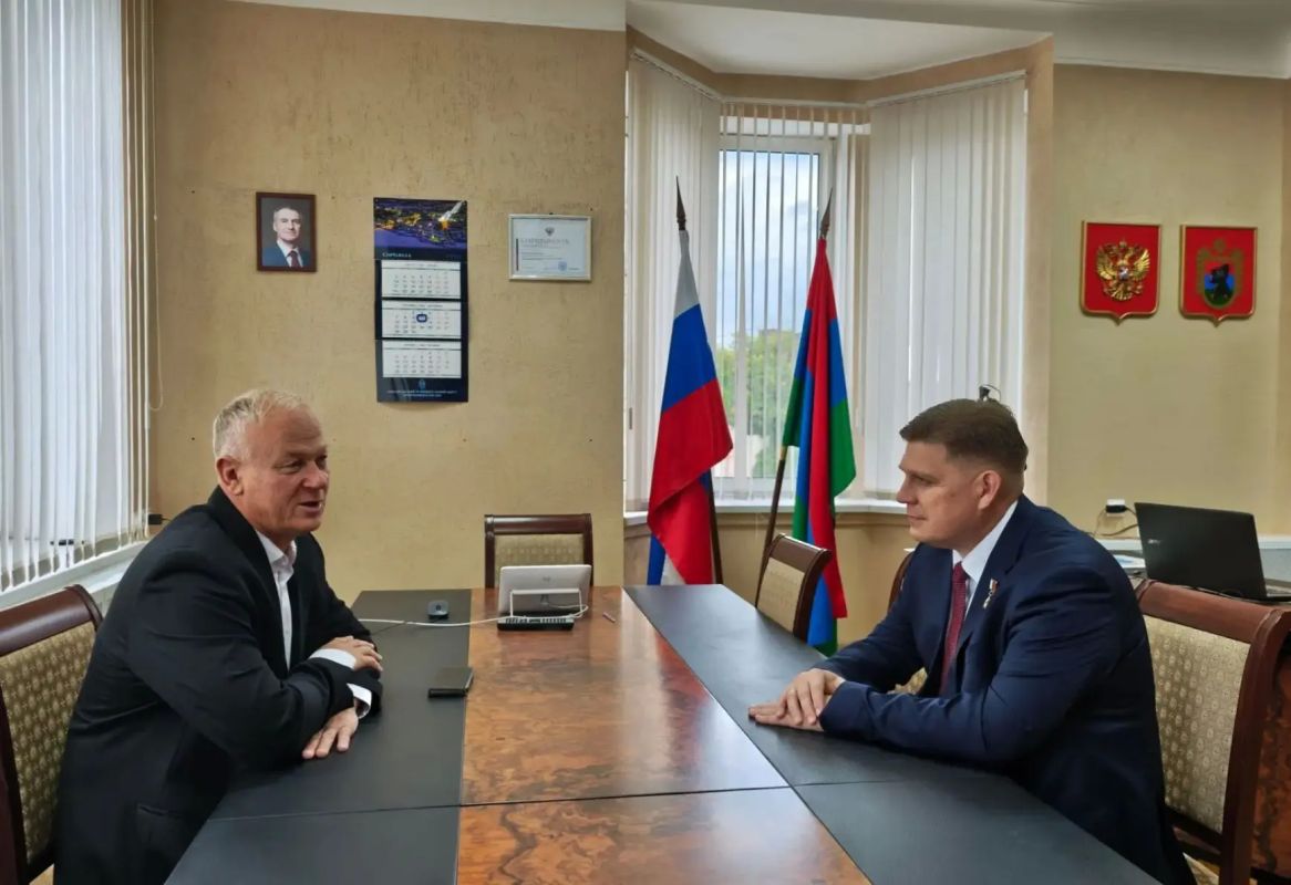 Член ЦИК России Анатолий Сысоев в ходе рабочего визита в Карелию обсудил подготовку к выборам и эксперимент с безэкипажным катером Член ЦИК России Анатолий Сысоев в ходе рабочего визита в Карелию обсудил подготовку к выборам и эксперимент с безэкипажным катером