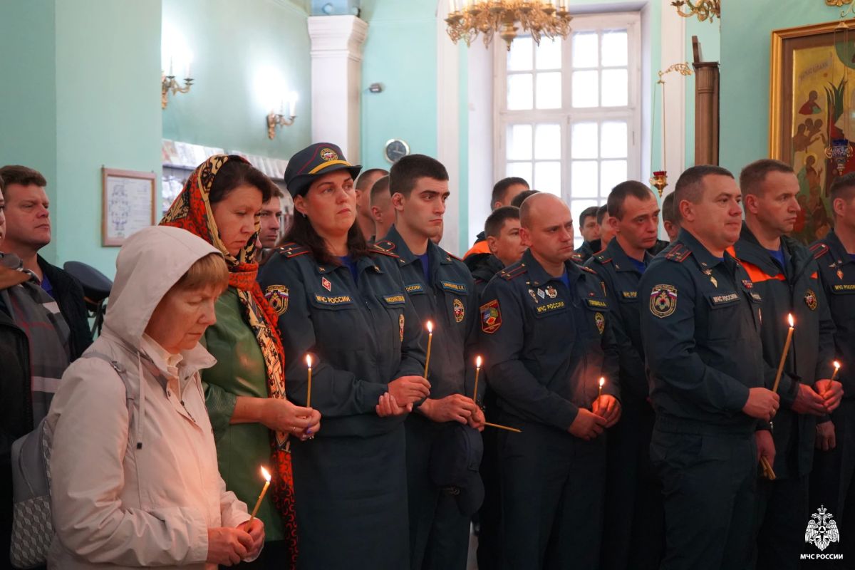 Сохрани от огненного пламени, от удара молнии избавь и даруй всякие блага Сохрани от огненного пламени, от удара молнии избавь и даруй всякие блага