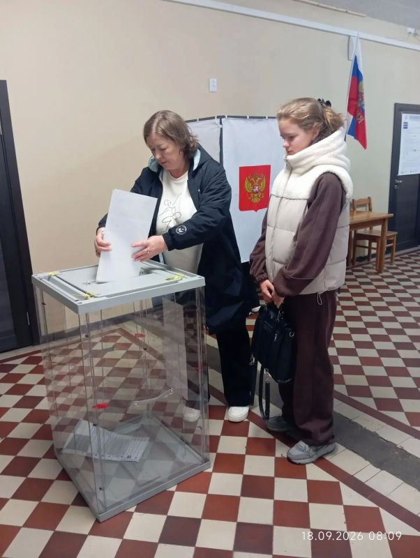 Утро первого дня голосования Утро первого дня голосования
