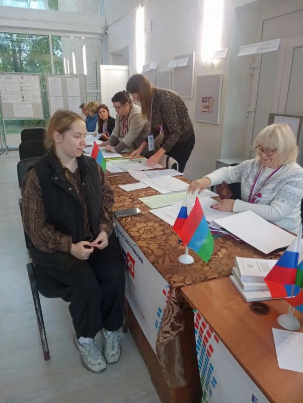 Утро первого дня голосования Утро первого дня голосования