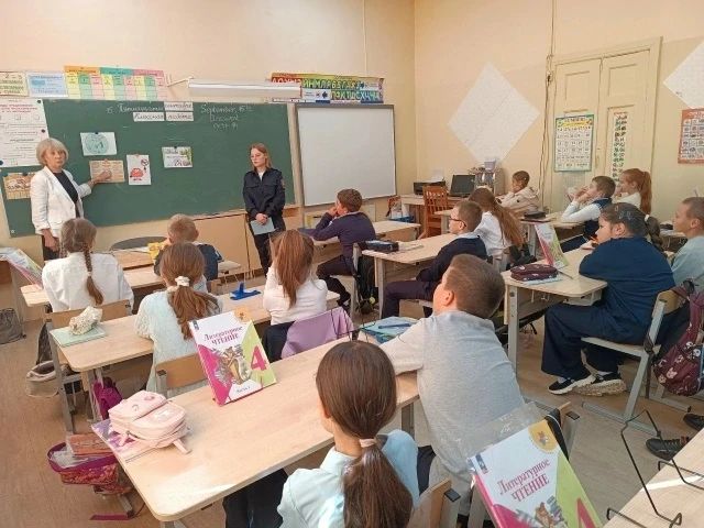 Полицейские побеседовали с младшеклассниками в Лахденпохском районе и Медвежьегорском округе