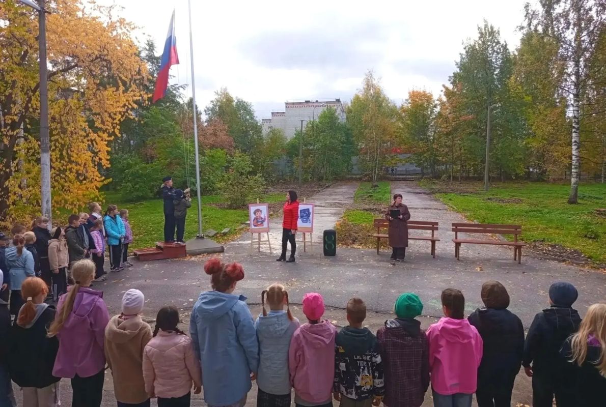 Полицейские побеседовали с младшеклассниками в Лахденпохском районе и Медвежьегорском округе Полицейские побеседовали с младшеклассниками в Лахденпохском районе и Медвежьегорском округе