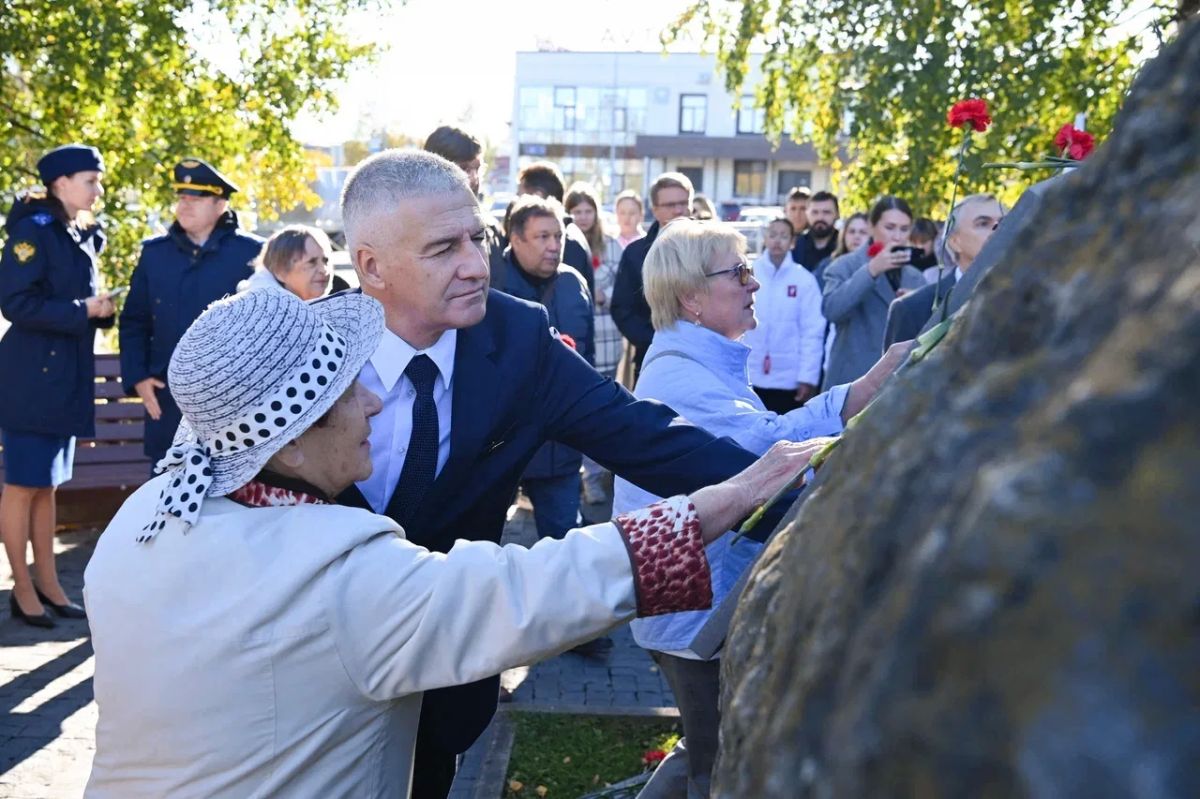 Колыхматова: В Петрозаводске открыли памятный знак в День освобождения Карелии Колыхматова: В Петрозаводске открыли памятный знак в День освобождения Карелии