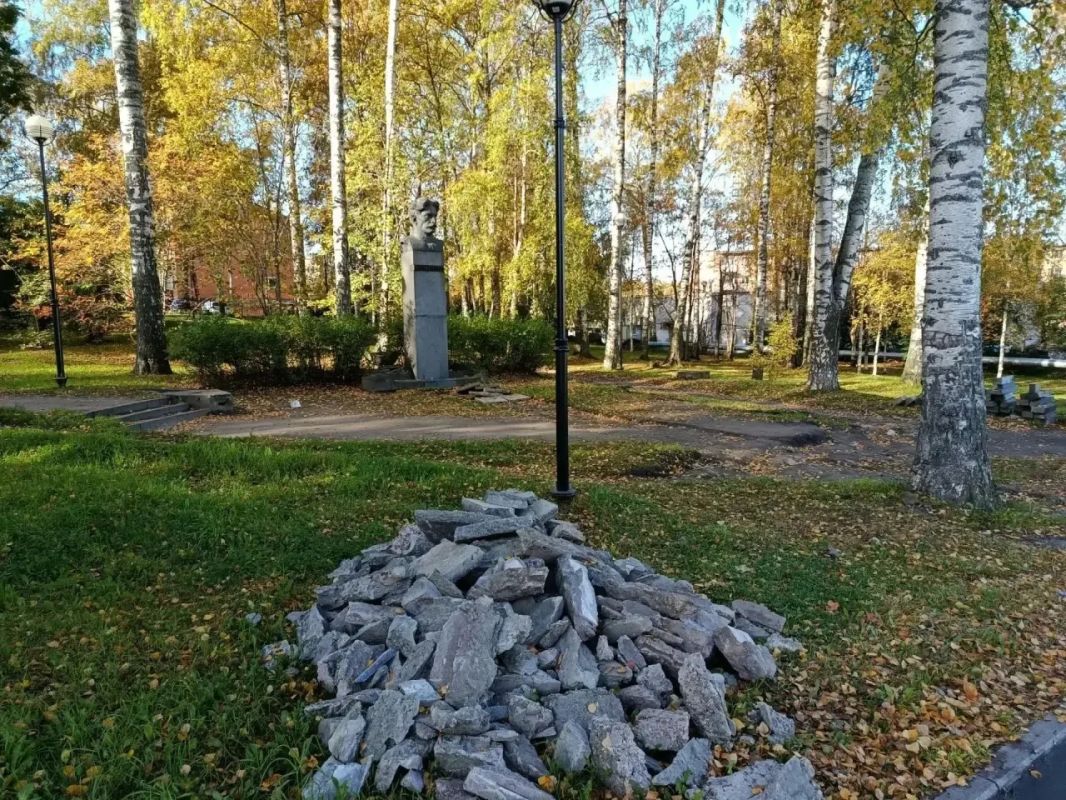 Колыхматова: Фотофакт: Продолжаем благоустройство в парке Берёзовая роща на улице Калинина Колыхматова: Фотофакт: Продолжаем благоустройство в парке Берёзовая роща на улице Калинина