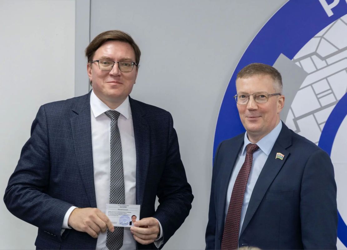 Избирком Карелии вручил удостоверения избранным депутатам Законодательного Собрания Республики Карелия восьмого созыва Избирком Карелии вручил удостоверения избранным депутатам Законодательного Собрания Республики Карелия восьмого созыва