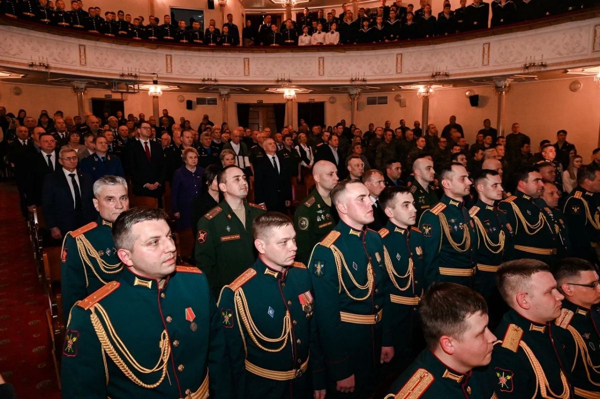 Артур Парфенчиков: Историческое событие состоялось сегодня в Петрозаводске – подразделениям 44-го армейского корпуса, дислоцирующимся в Карелии, были переданы боевые знамёна Артур Парфенчиков: Историческое событие состоялось сегодня в Петрозаводске – подразделениям 44-го армейского корпуса, дислоцирующимся в Карелии, были переданы боевые знамёна