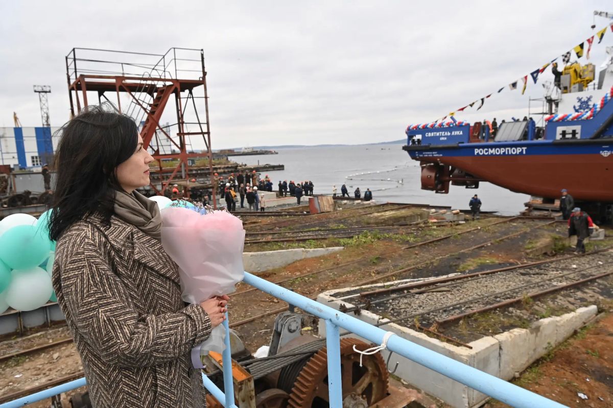 Буксир «Святитель Лука» спустили на воду в Петрозаводске Буксир «Святитель Лука» спустили на воду в Петрозаводске