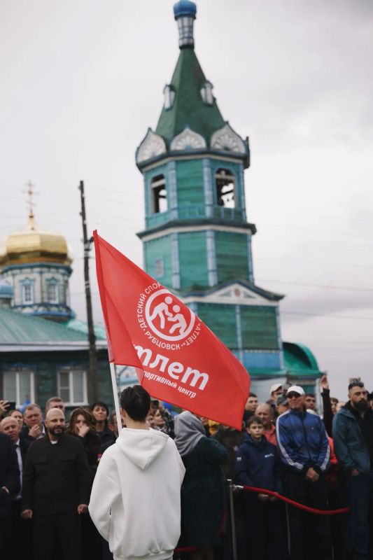 Легендарные олимпийские чемпионы открыли детский спортивный центр! Легендарные олимпийские чемпионы открыли детский спортивный центр!