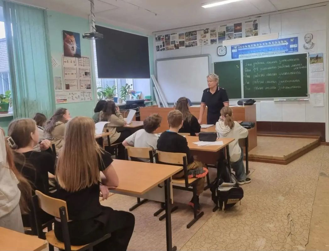 В районах Карелии прошли профилактические встречи с сотрудниками подразделений по делам несовершеннолетних