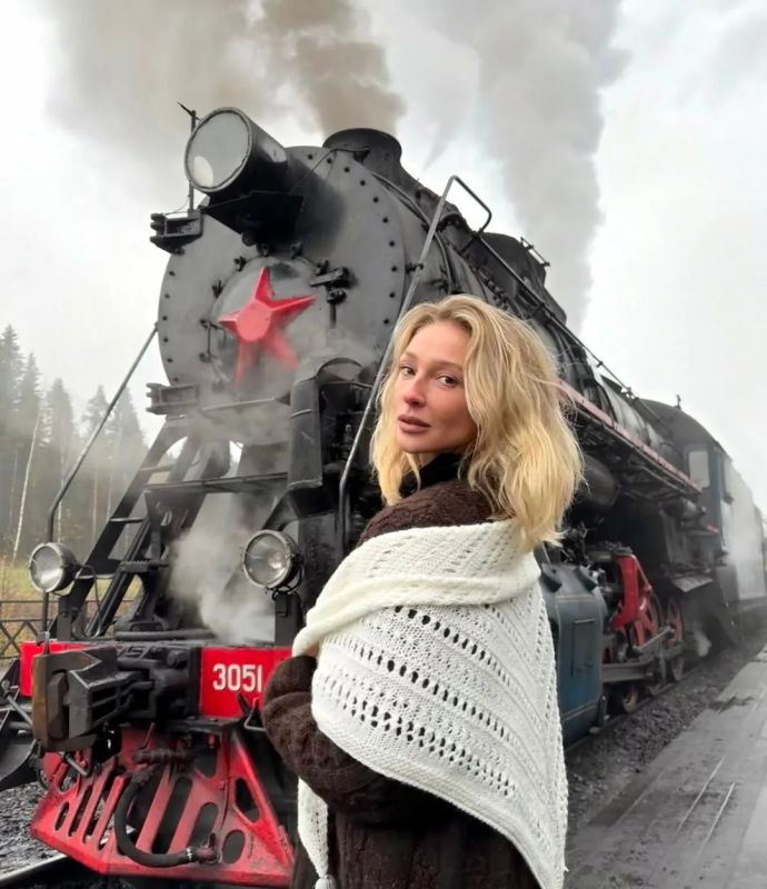 Настя Ивлеева восхитилась осенней Карелией Настя Ивлеева восхитилась осенней Карелией