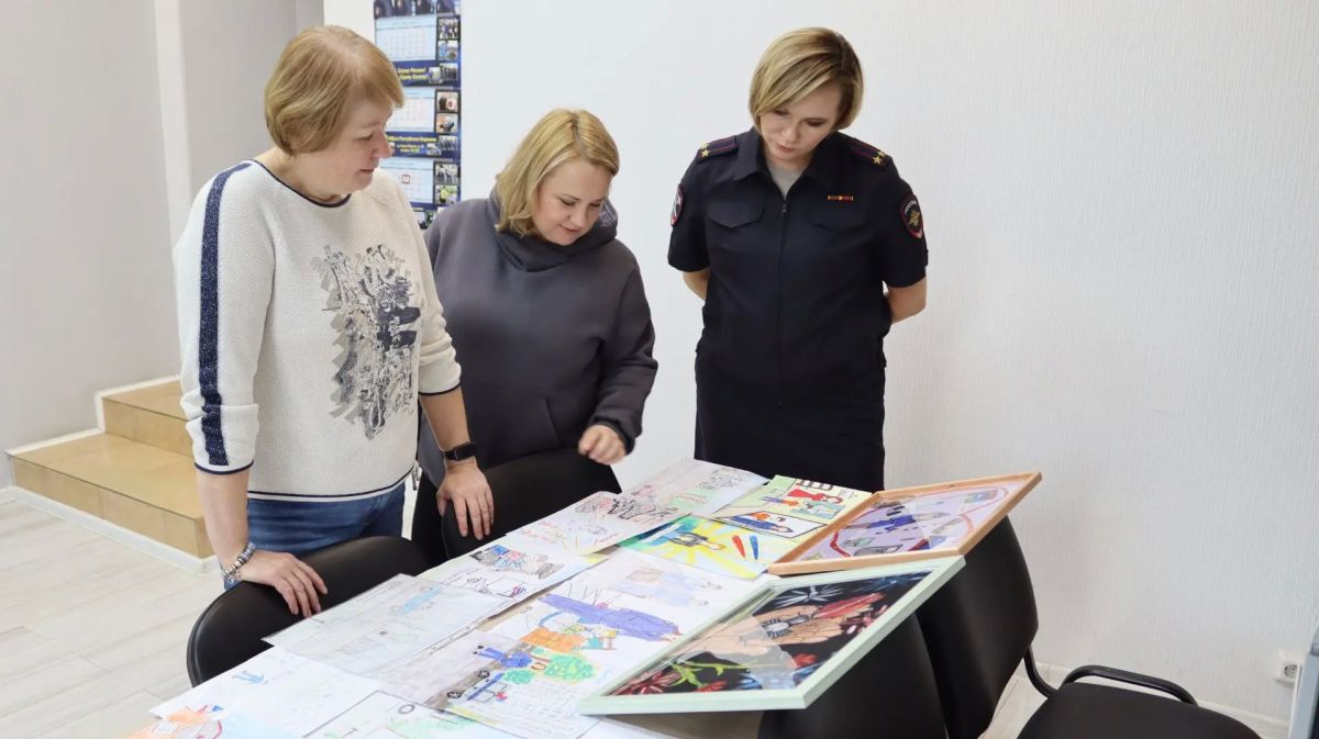 Подведены итоги регионального этапа конкурса детского рисунка «Мои родители работают в полиции» Подведены итоги регионального этапа конкурса детского рисунка «Мои родители работают в полиции»