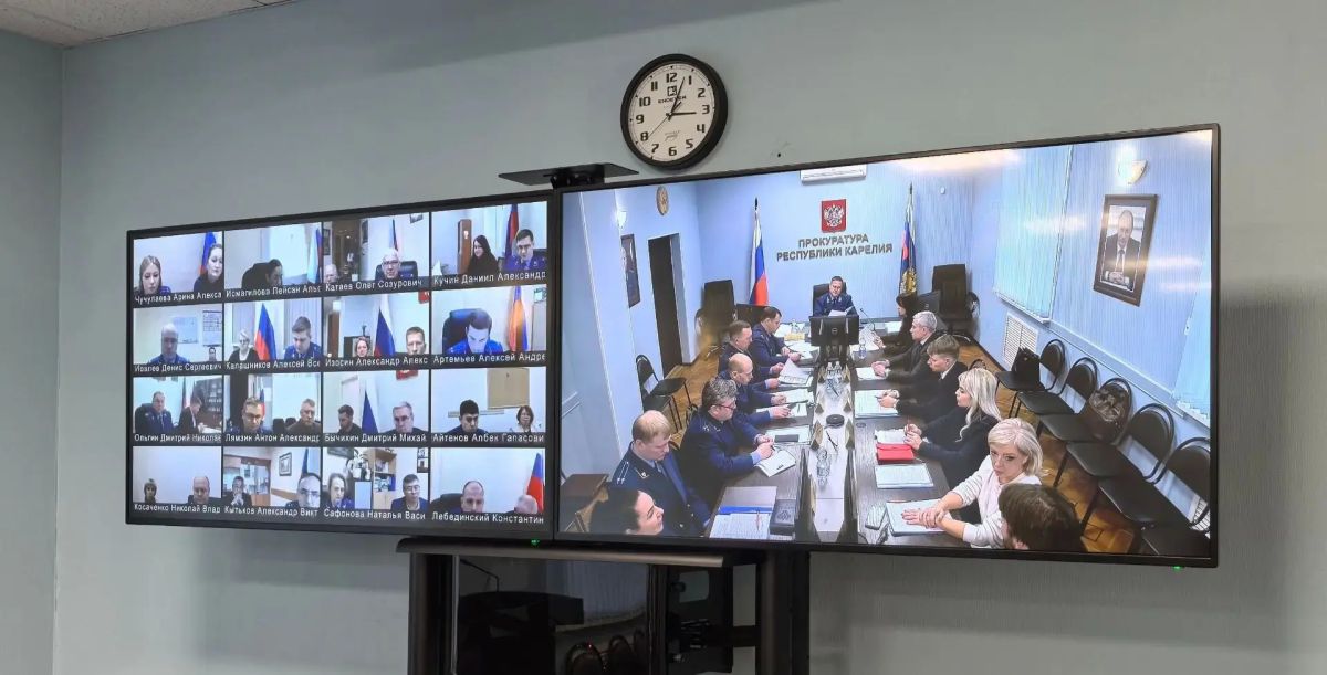 В прокуратуре Республики Карелия под председательством исполняющего обязанности прокурора республики Сергея Спиридонова состоялось расширенное заседание коллегии по вопросам состояния законности и результатов проверки... В прокуратуре Республики Карелия под председательством исполняющего обязанности прокурора республики Сергея Спиридонова состоялось расширенное заседание коллегии по вопросам состояния законности и результатов проверки...