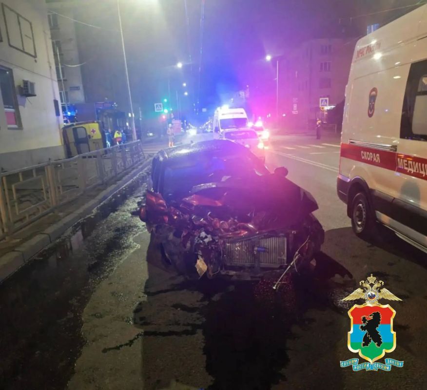 Врач и водитель скорой помощи погибли в ДТП, спеша на экстренный вызов к 7-месячному ребенку в Петрозаводске Врач и водитель скорой помощи погибли в ДТП, спеша на экстренный вызов к 7-месячному ребенку в Петрозаводске