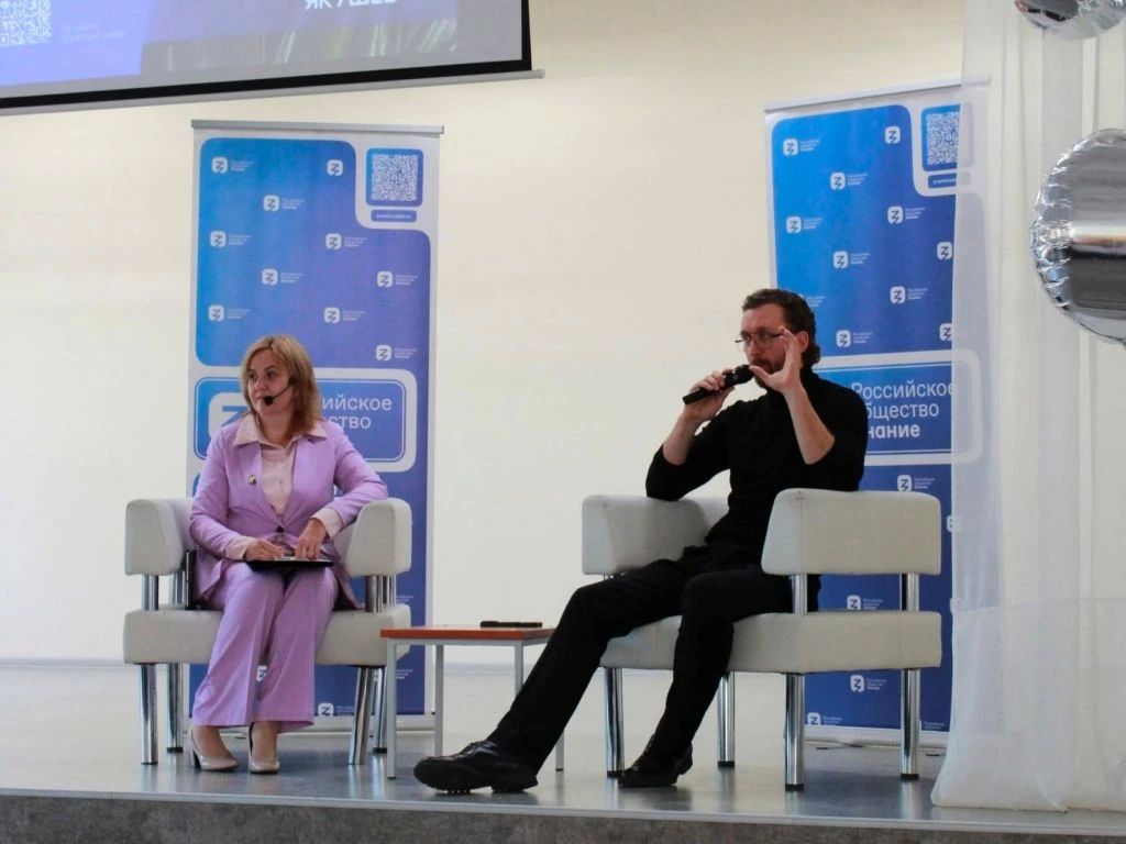 Актер Данила Якушев встретился со школьниками в Карелии