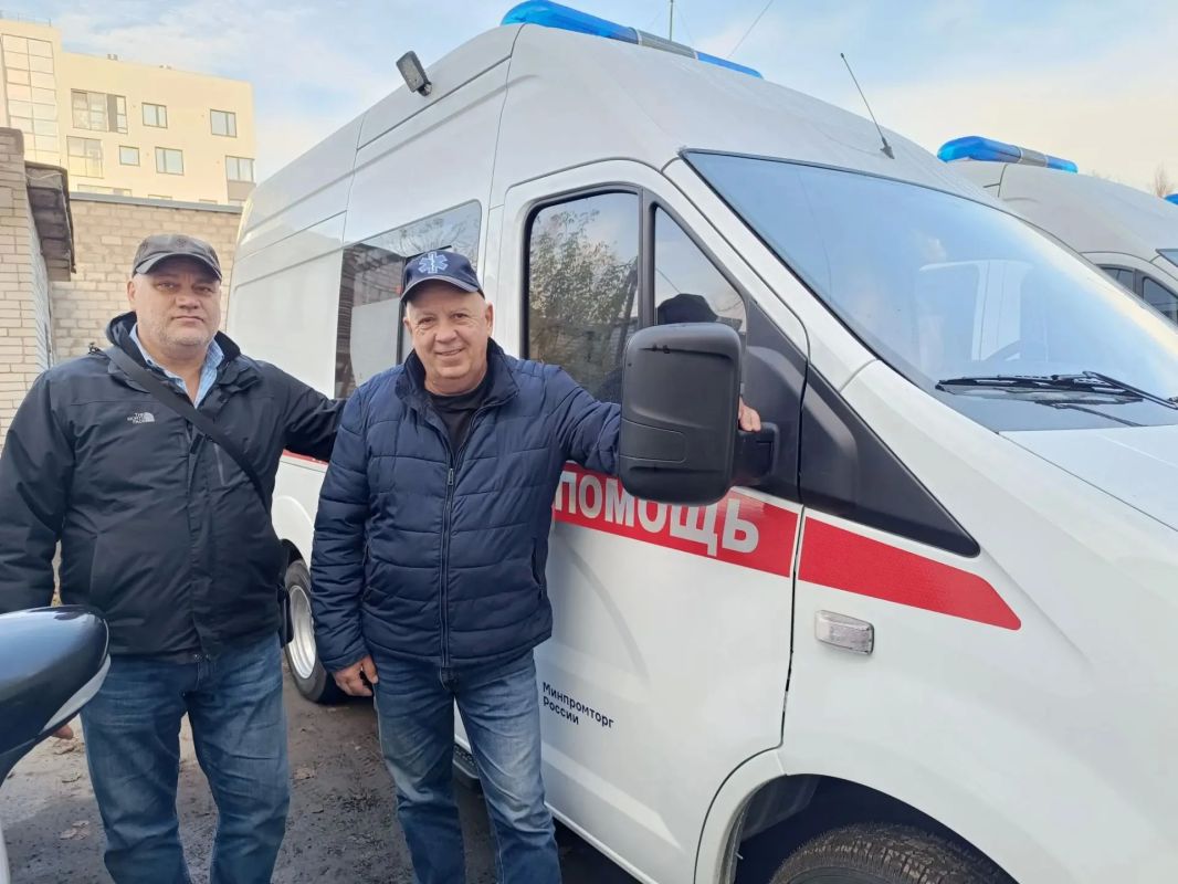 Артур Парфенчиков: Девять новых машин скорой помощи направили в медучреждения Карелии Артур Парфенчиков: Девять новых машин скорой помощи направили в медучреждения Карелии